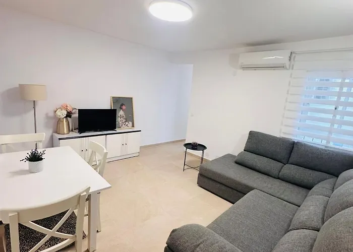 3 Bedrooms Flat-fuengirola Center-2 Min From *